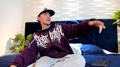 Angel Marzel  online show from June 12, 4:33 am