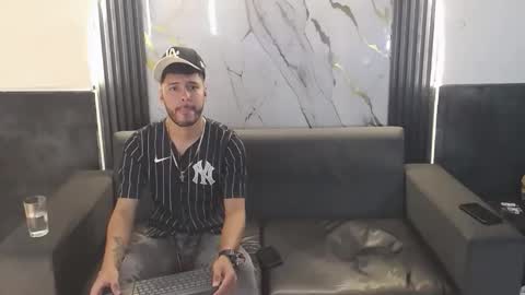 angel_villareal_ online show from March 14, 6:20 am