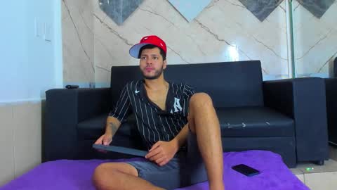 angel_villareal_ online show from February 3, 9:25 am