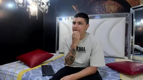 angelblue   online show from June 6, 8:37 pm