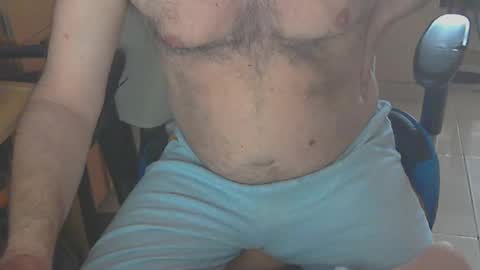 Snapshot of angelgarcia269 chatting on December 24, 11:49 am angelgarcia269 online show from December 24, 11:49 am