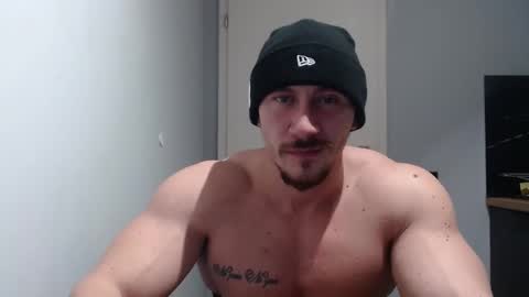  ------- SEX SHOW WITH GUYS AND GIRLS  MUSCLE SHOW online show from January 7, 7:28 pm