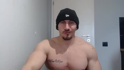  ------- SEX SHOW WITH GUYS AND GIRLS  MUSCLE SHOW online show from February 4, 8:24 am