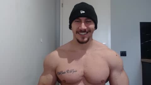  ------- SEX SHOW WITH GUYS AND GIRLS  MUSCLE SHOW online show from February 7, 10:19 am