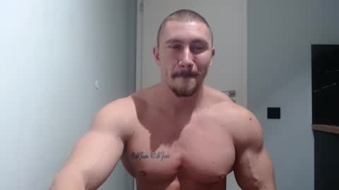  ------- SEX SHOW WITH GUYS AND GIRLS  MUSCLE SHOW online show from December 4, 1:03 am
