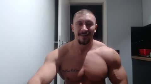  ------- SEX SHOW WITH GUYS AND GIRLS  MUSCLE SHOW online show from October 16, 7:11 pm