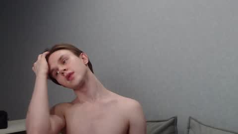 Angel online show from February 25, 7:03 pm