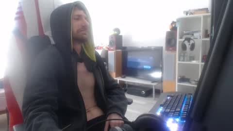 LoyalDog online show from April 12, 11:44 am