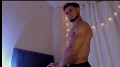 Adonys Creeb online show from September 25, 5:39 am