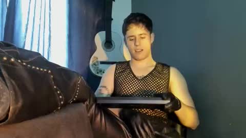 antonnello_ online show from December 19, 4:15 pm