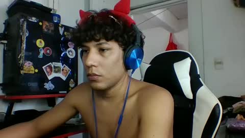 AnuarDHM online show from November 3, 4:53 pm