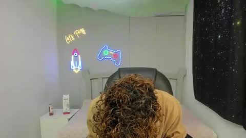 anyelotwink online show from February 3, 8:14 pm