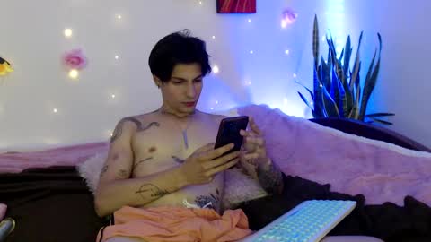 Apolo online show from December 5, 3:50 pm