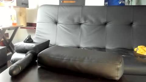 T. online show from March 24, 2:33 pm