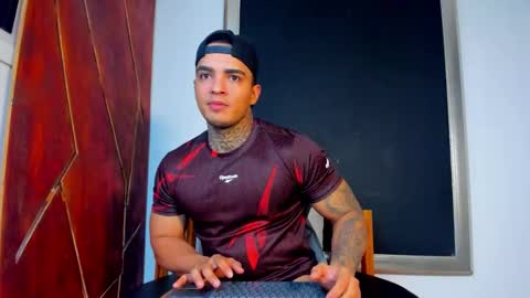 AquilesElpapi online show from November 4, 2:12 am