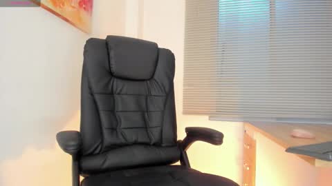 Arceluz  online show from March 8, 8:02 pm