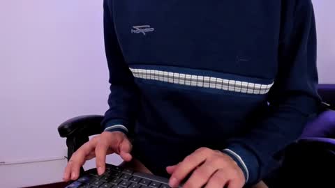 Arceluz  online show from January 28, 4:50 am