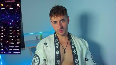 Snapshot of ares_blue chatting on October 20, 1:04 pm ares blue online show from October 20, 1:04 pm