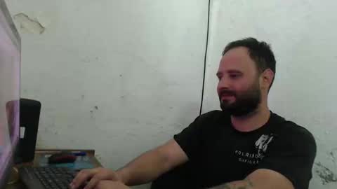 Ariel online show from December 3, 9:45 pm