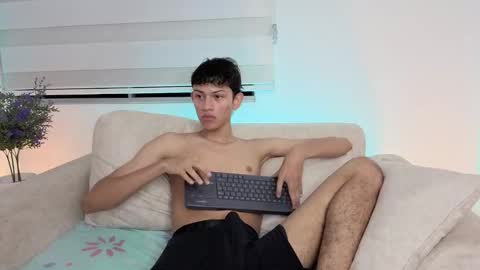 ANDRES Independent model online show from March 7, 5:38 am