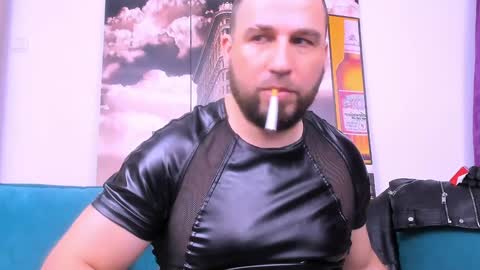Snapshot of armandosteel chatting on December 17, 12:45 am Armando online show from December 17, 12:45 am