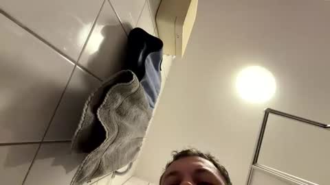 armyskater32 online show from April 18, 9:25 pm