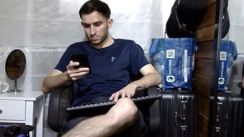 Aron G Franco online show from November 11, 3:06 pm