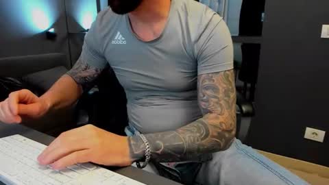 AronGrant online show from January 5, 5:27 pm