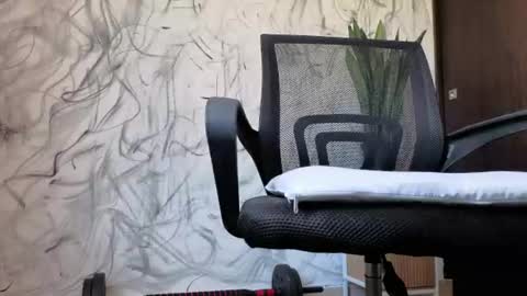   online show from June 28, 12:33 pm