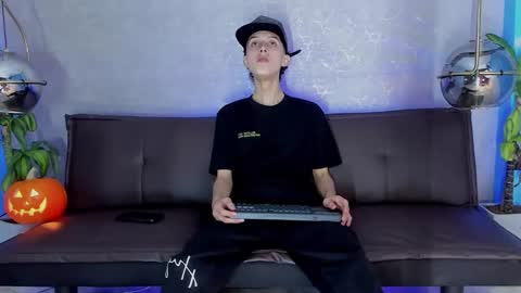 arthurcox_ online show from October 28, 5:37 pm