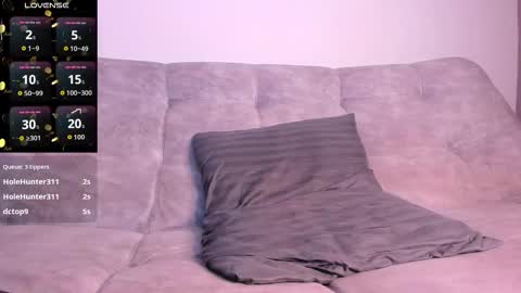 arturguy01 online show from November 27, 8:23 pm