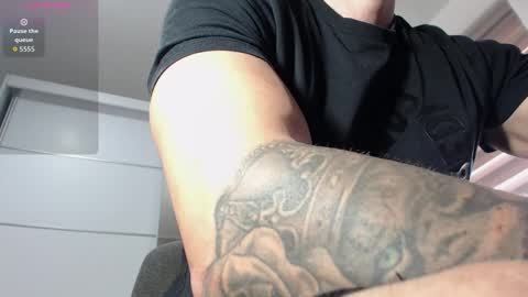 Snapshot of aryanaian1 chatting on October 18, 11:37 am AryanAian1 online show from October 18, 11:37 am