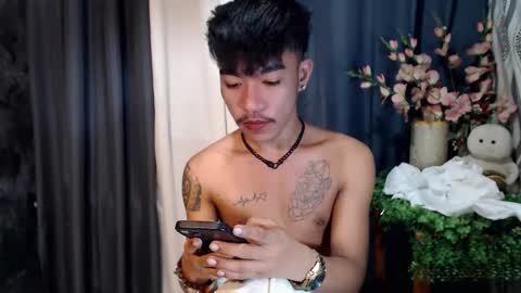 Snapshot of asian_kimxxx chatting on September 22, 10:09 pm don online show from September 22, 10:09 pm