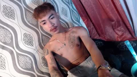 Snapshot of asian_kimxxx chatting on December 25, 11:43 am don online show from December 25, 11:43 am
