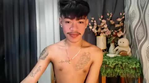 Snapshot of asian_kimxxx chatting on October 13, 10:21 am don online show from October 13, 10:21 am