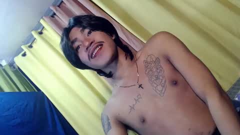 Snapshot of asian_kimxxx chatting on February 18, 9:43 am don online show from February 18, 9:43 am