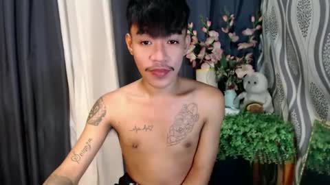 Snapshot of asian_kimxxx chatting on October 20, 12:31 pm don online show from October 20, 12:31 pm
