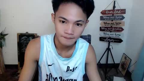 Snapshot of asian_lover05 chatting on October 12, 5:51 pm asian_lover05 online show from October 12, 5:51 pm