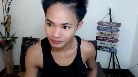 Snapshot of asian_lover05 chatting on October 16, 6:16 pm asian_lover05 online show from October 16, 6:16 pm