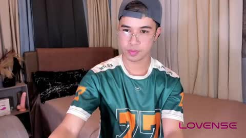 asiancum_peter online show from July 14, 2:27 am