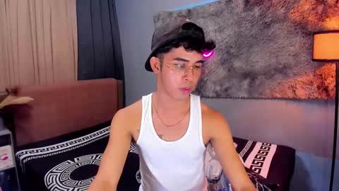 Snapshot of asiancum_peter chatting on October 14, 3:35 am asiancum_peter online show from October 14, 3:35 am