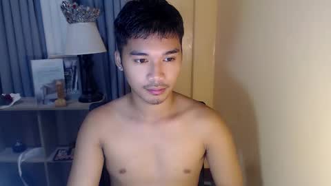 Snapshot of asianhunk_jamesx chatting on October 10, 11:37 am asianhunk_jamesx online show from October 10, 11:37 am