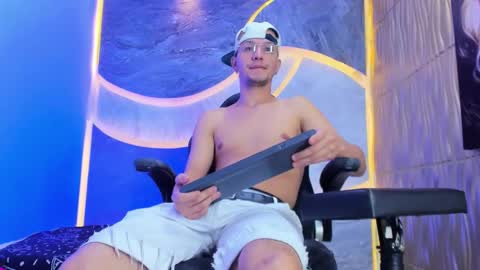 asmodeohot20 online show from December 16, 5:03 am