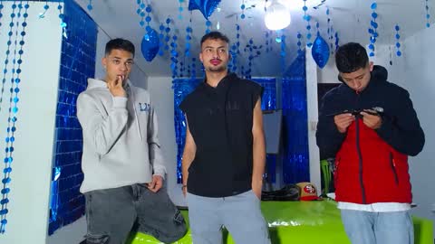 Snapshot of asmodeus7100 chatting on March 2, 12:09 am THOMAS AND DAMIAND online show from March 2, 12:09 am