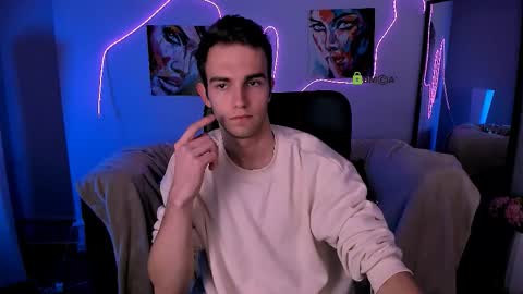 astren online show from February 3, 6:40 am