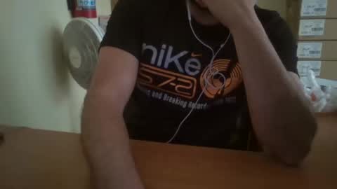 Snapshot of astro_boy_01 chatting on January 6, 9:22 pm astro_boy_01 online show from January 6, 9:22 pm
