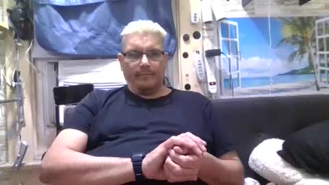 A online show from December 26, 10:37 am