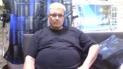 A online show from December 27, 10:12 am