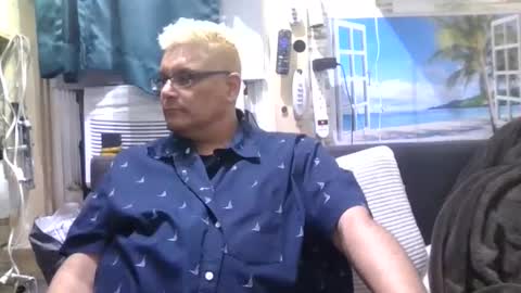 A online show from December 8, 12:41 pm