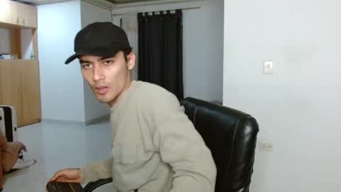 Aureliano online show from November 28, 11:06 pm